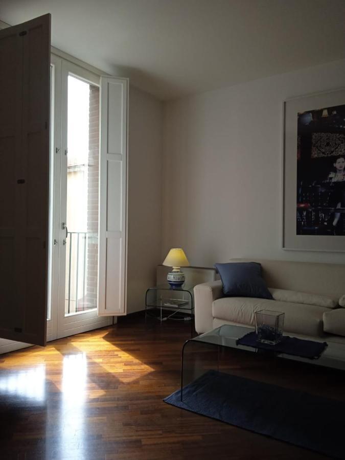 Olimpia Apartment City Center サレルノ エクステリア 写真