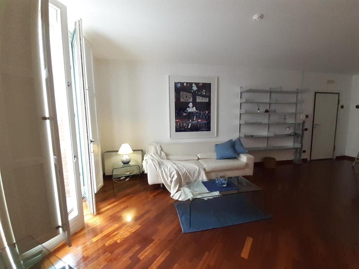 Olimpia Apartment City Center サレルノ エクステリア 写真