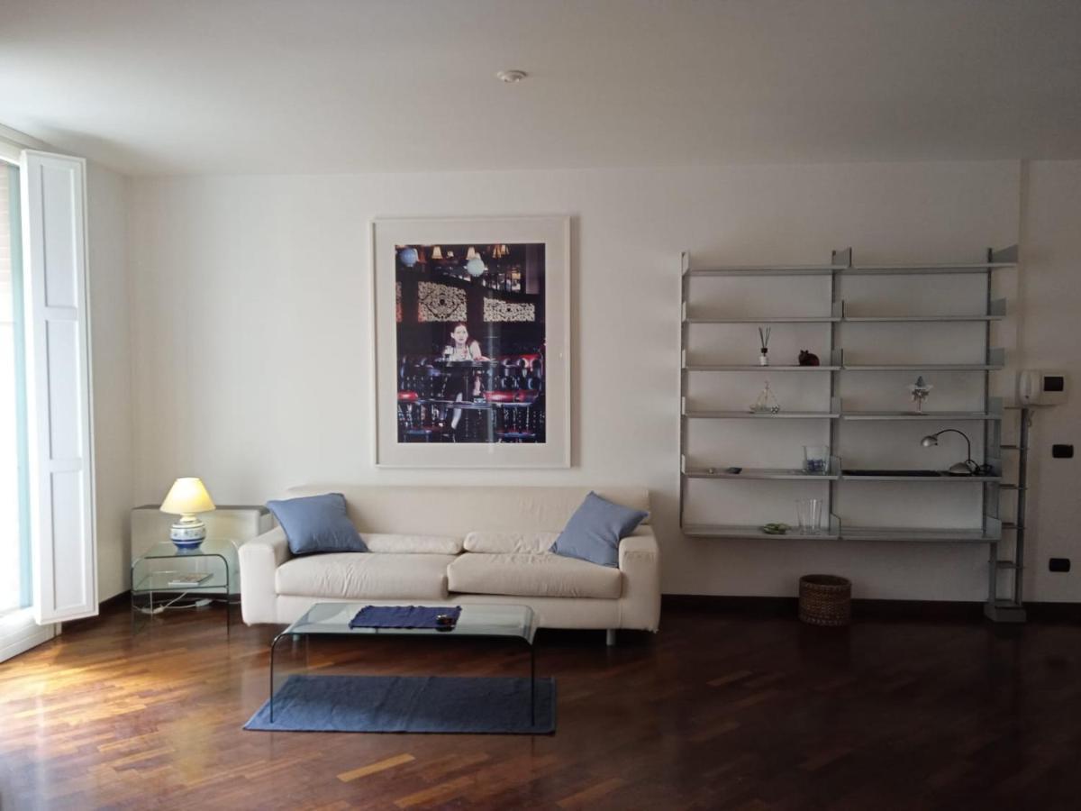 Olimpia Apartment City Center サレルノ エクステリア 写真