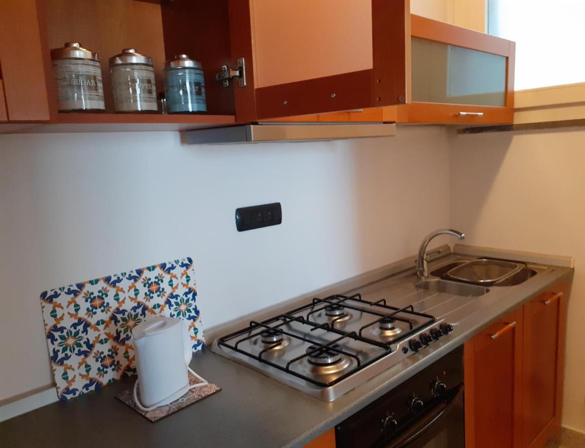 Olimpia Apartment City Center サレルノ エクステリア 写真